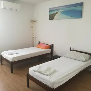 Habitación en casa particular And Cozy Two Single Bed, Split